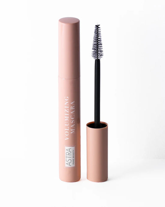 Mascara nero volumizzante effetto naturale