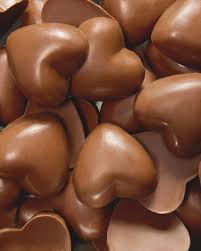 Cioccolatini a forma di cuore con ripieno al latte